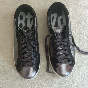 P448 sneakers dark silver with black trim